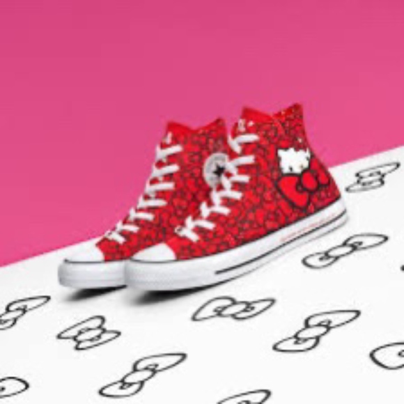 converse hello kitty red
